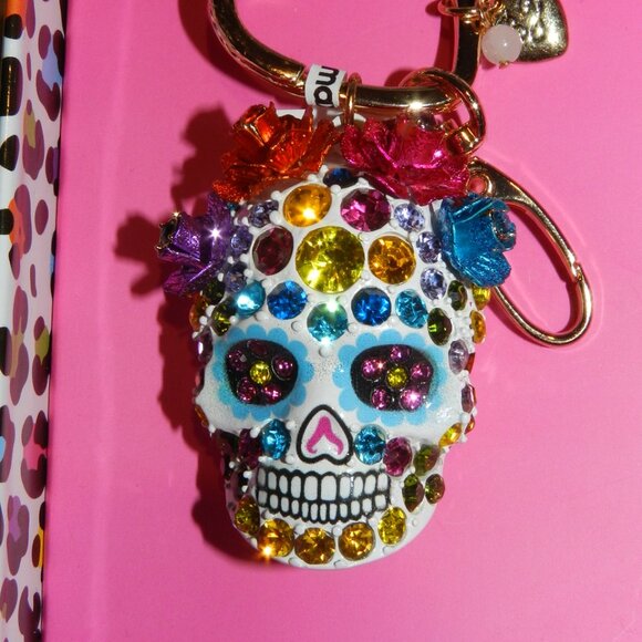 Betsey Johnson Multicolored Rhinestone Skull Keychain Bag Charm Fob New in Box - Picture 3 of 6